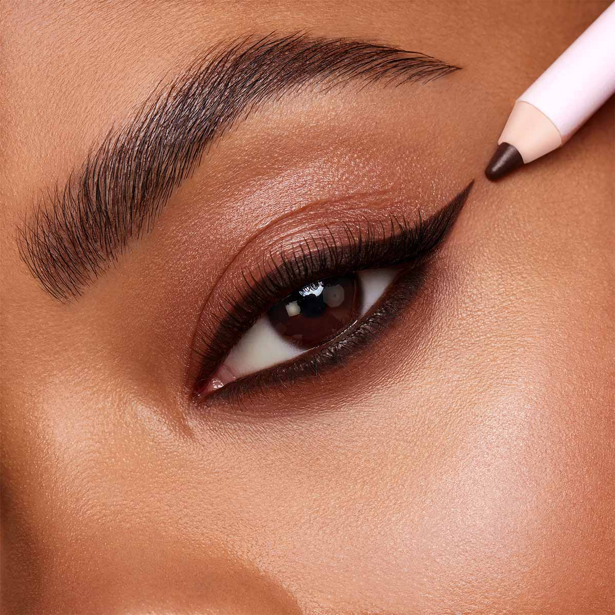 KYLIE COSMETICS GEL EYELINER (DELINEADOR DE OJOS)